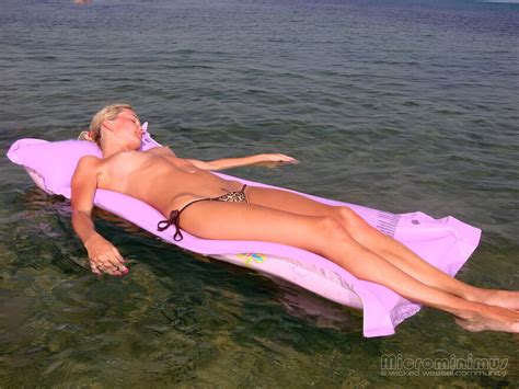 Bikini Model Olena Bell AI Enhanced DSC Topaz Enhance X Porn Pic