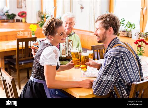 Im bayerischen restaurant Fotos und Bildmaterial in hoher Auflösung