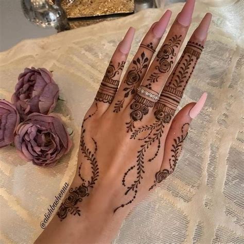 Pin Van Zainab Op Mehndi Henna Tatoeage Hand Henna Patronen Henna