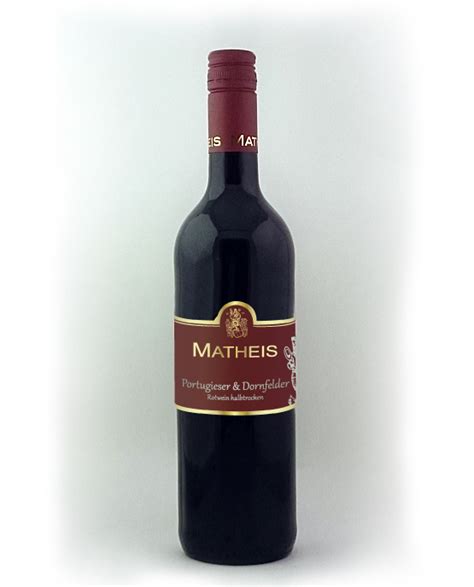 Portugieser Und Dornfelder Rotwein Halbtrocken Matheis