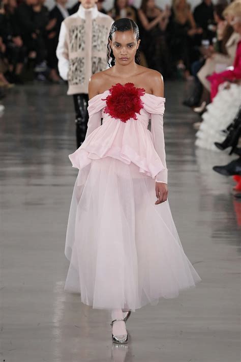 Giambattista Valli Ready To Wear Fashion Show Collection Fall Winter