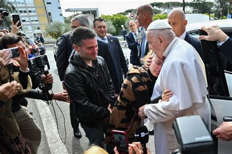 Aún Estoy Vivo Dice El Papa Francisco Tras Salir Del Hospital T13