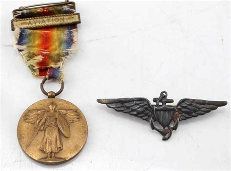 Lot - WWI USMC AVIATOR WINGS AVIATION MEDAL & PHOTOGRAPH