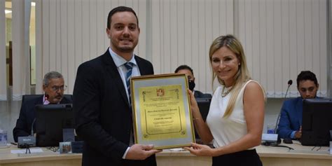 Vereador Guilherme Nunes Entrega T Tulo De Cidad S O Roquense Para