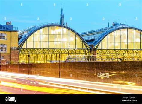 Kings cross station architecture hi-res stock photography and images ...