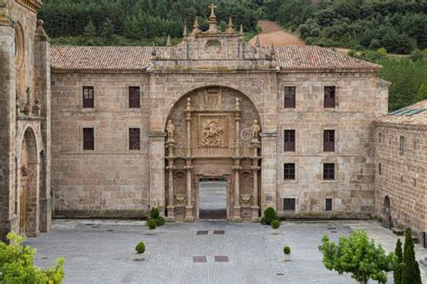 Barockportal Des Klosters San Millan De Yuso Stockfoto Bild Von