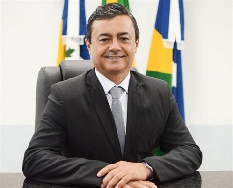 Prefeito de Espigão Doeste tem camionete arrombada No Ponto Notícias