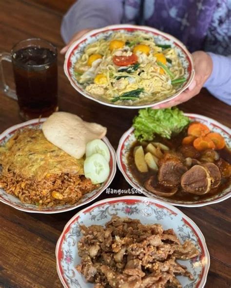 6 Destinasi Wisata Kuliner Nasi Goreng Solo Terlezat Yang Wajib Kamu Cicipi