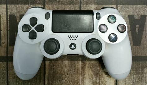 PS4 Controller White – Twisted Realms Video Game Store Retro Games