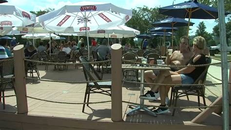 Chicago COVID-19: Lakefront businesses like Castaways worry over 2nd possible shutdown after ...