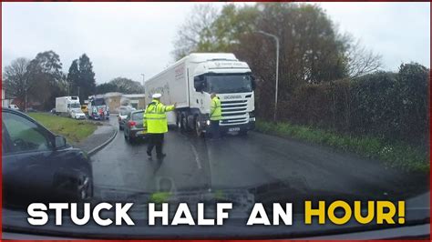 UNBELIEVABLE UK LORRY DRIVERS MERCEDES Slams On Brakes In Front Of