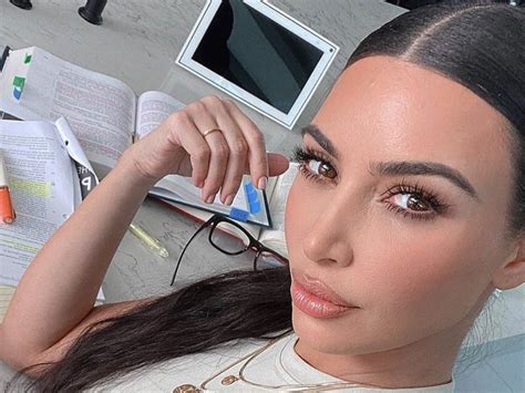 Kim Kardashian Aprobó Su Primer Examen De Derecho Tras Varios Intentos Fallidos