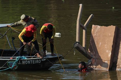 Notícias Duas vítimas de desabamento de ponte na BR 319 são