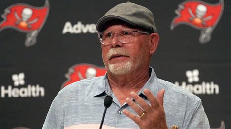 Tampa Bay Buccaneers head coach Bruce Arians announces retirement as ...