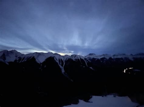 Sunset views from Sulphur Mountain Summit, Banff, Canada : r ...