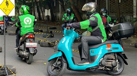 Tingkatkan Standar Pelayanan Ribuan Mitra Gojek Surabaya Ikuti