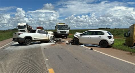 Acidente Envolvendo Ve Culos Deixa Dois Feridos Na Br Gazeta