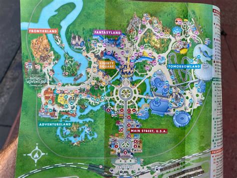 PHOTOS: Magic Kingdom and EPCOT Guidemaps Updated to Add Returning ...