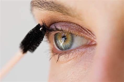 Makeup For Beginners: Mascara For Your Eye Shape | Beautylish