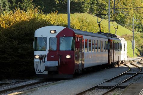 Schmalspur Zug Der Tpf Am Bahnhof Greyerz Gruy Res Im Ka Flickr