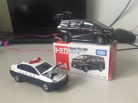 No 84 Tomica Toyota Vellfire No 112 Subaru Legacy B4 Police Car