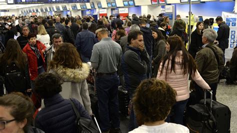 Fracasó otra reunión entre Aerolíneas Argentinas y los gremios