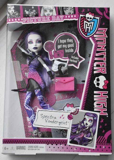 Monster High Doll Picture Day Spectra Vondergeist Includes Fearbook