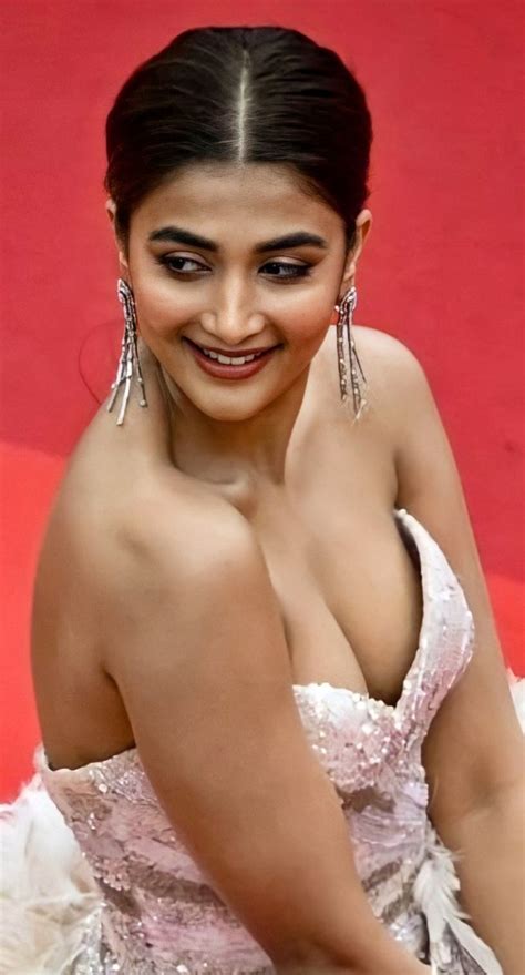 Pooja Hegde Boobs 😍🔥 Rindianactressx