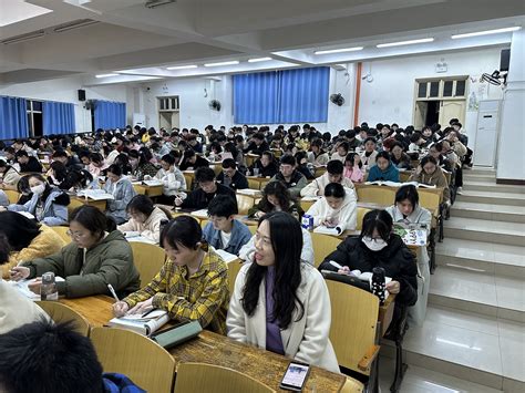 临床医学院开展2024年春季学期任课教师监督学生集中自习并答疑活动 临床医学院 湖北科技学院医学部（咸宁医学院）