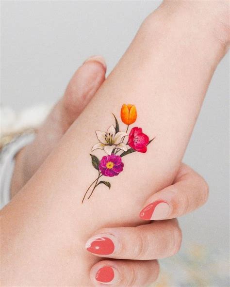 Tatuagens de Flores 2025 50 ideias e fotos incríveis