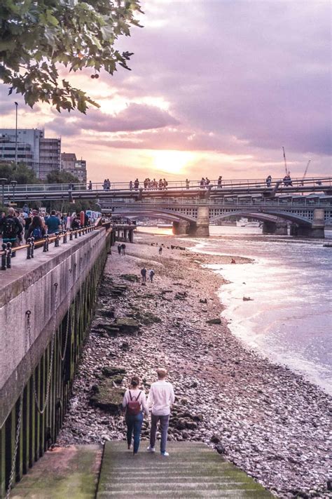 St Lukes Mews: Meandering the Mews of London | solosophie