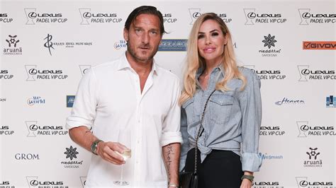 Ilary Blasi E Francesco Totti Continua La Guerra Dei Rolex Ne Sono