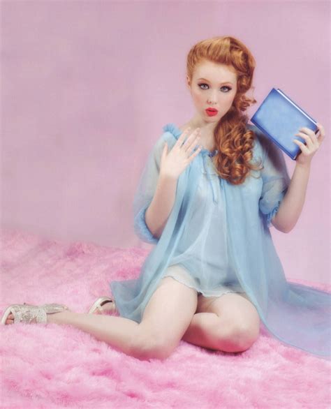 Molly Quinn 2 Pics