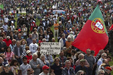 1 º Maio Milhares Desfilam Pela Almirante Reis Entre Cravos E Palavras