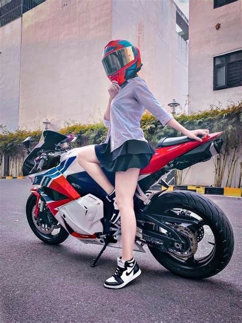 Pin By Camie On Motorcycle Photography Girls On Bike Biker Girl