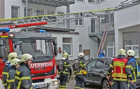 Feuerwehreinsatz Wegen Brand Auf Balkon In Simbach