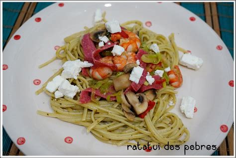 Linguini C Pesto E Muitas Coisas Boas