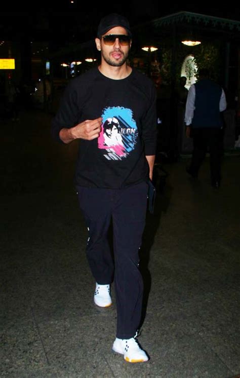 Sidharth Malhotra Wore A Sweatshirt With Amitabh Bachchans Face On It