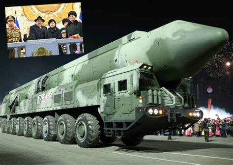 Korea Utara Tampilkan Icbm Baru Berbahan Bakar Padat Di Parade Militer