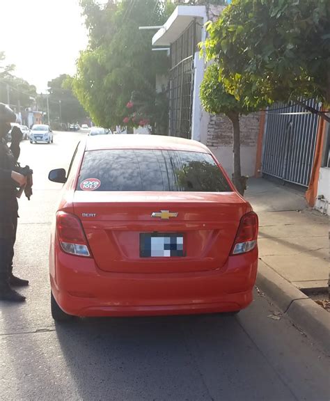 Policías Estatales recuperan vehículo robado minutos antes estaba