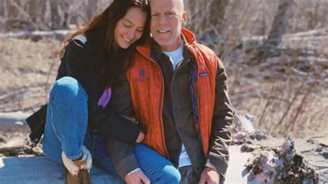 Primeras Im Genes De Bruce Willis Feliz Junto A Su Mujer Y En Su