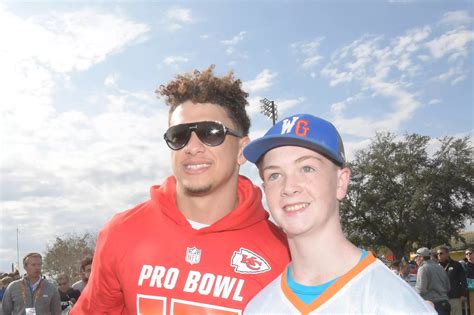 Patrick Mahomes’ Hy-Vee partnership will include commercials, in-store ...