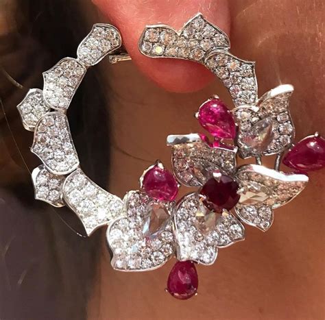 Seema Rathi Adlı Kullanıcının Diamond Earring Panosundaki Pin Takı Broş