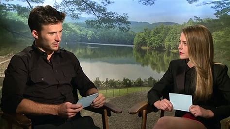 Chemins Crois S Interview Scott Eastwood Britt Robertson Vo