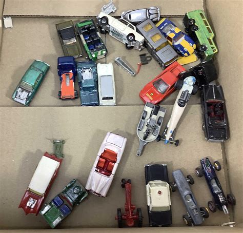 Lot 20 Assorted Vintage Cars Hot Wheels Strip
