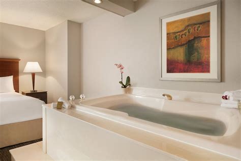 BEST Hotels with HOT TUB in room in Minneapolis ️ 2025