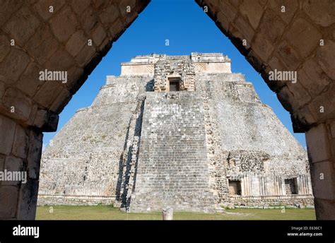 Pyramid Of The Magician Uxmal Yucatan Mexico Stock Photo Alamy