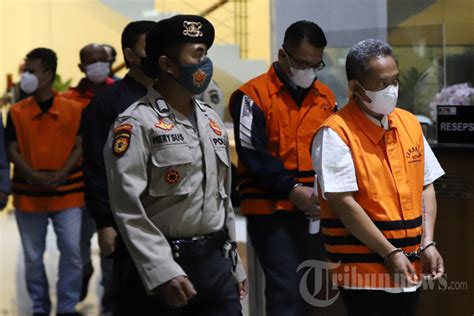 Terjaring Ott Wali Kota Bandung Yana Mulyana Ditahan Kpk Foto