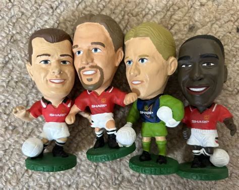 CORINTHIAN PETER Schmeichel Manchester United 3 Others Football Figures