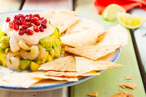 Tártaro De Camarones Con Chips De Tortilla Al Merkén Pancho Villa